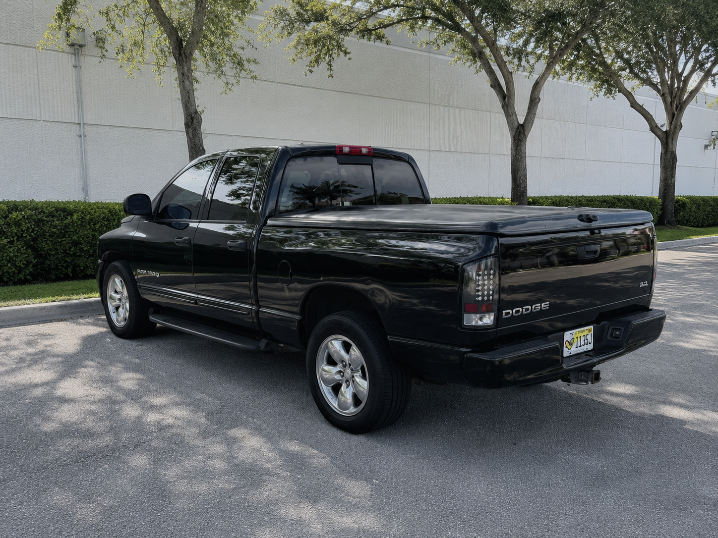 2004 Dodge Ram 1500 SLT • 5.7L V8 • Crew Cab • Wireless CarPlay
